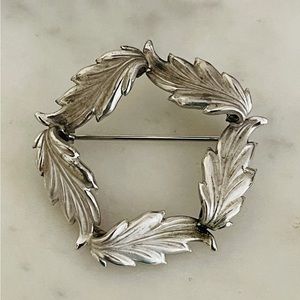 Sterling Wreath or Circle Pin  /  Brooch